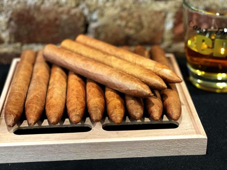 Casa de Aroma Cigars Valiente